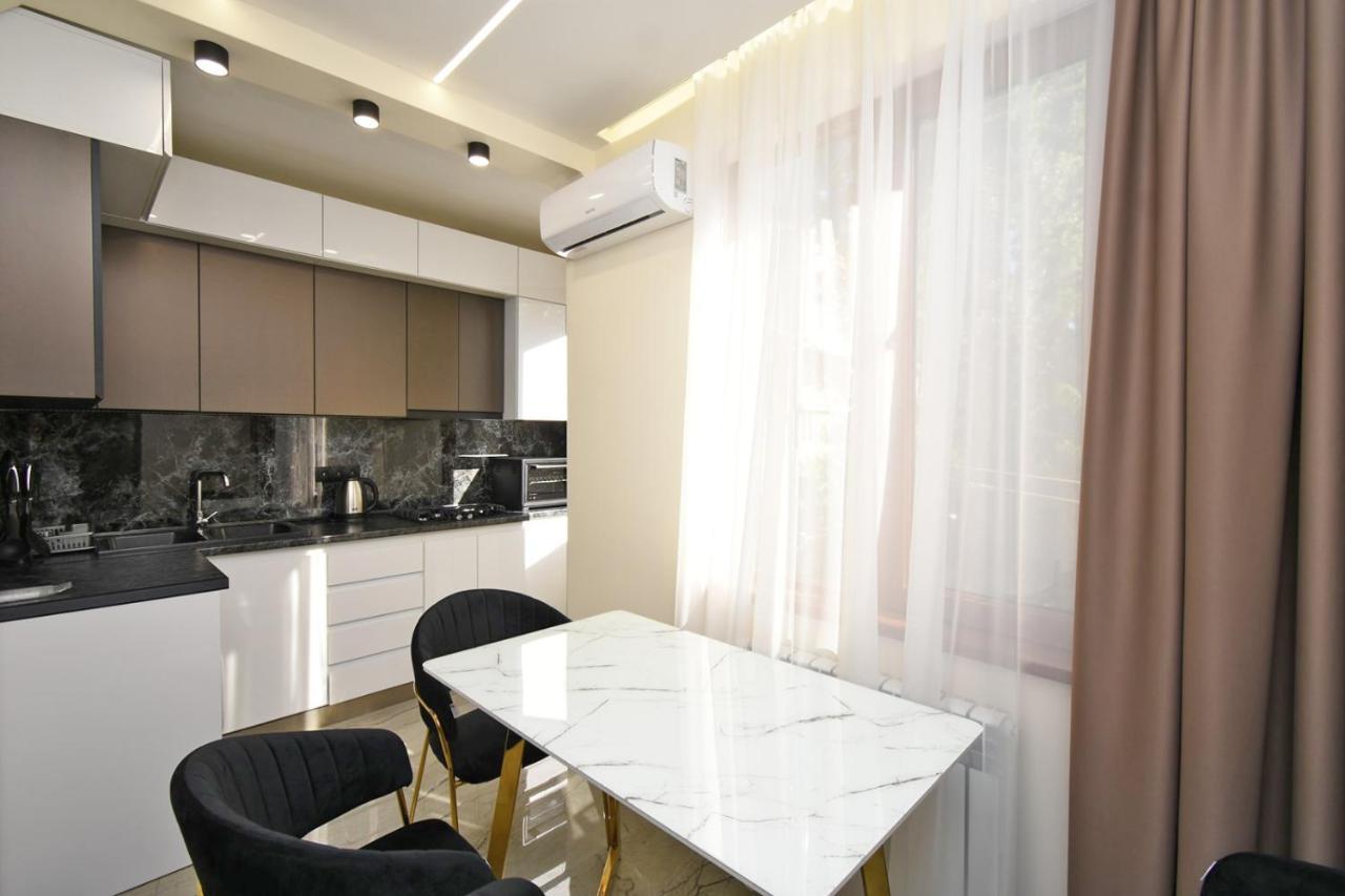 Apart 10 Erévan Extérieur photo